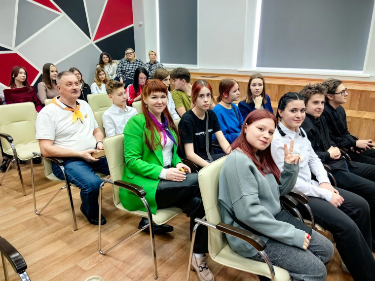«Шаг в профессию»: состоялась встреча-диалог студентов и школьников.